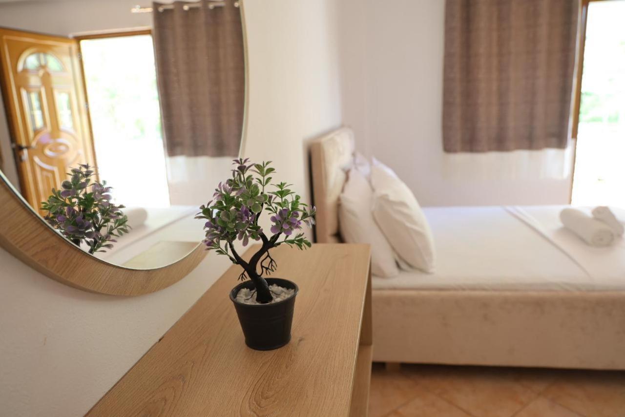 Apartments Villa Luti Stjar Buitenkant foto
