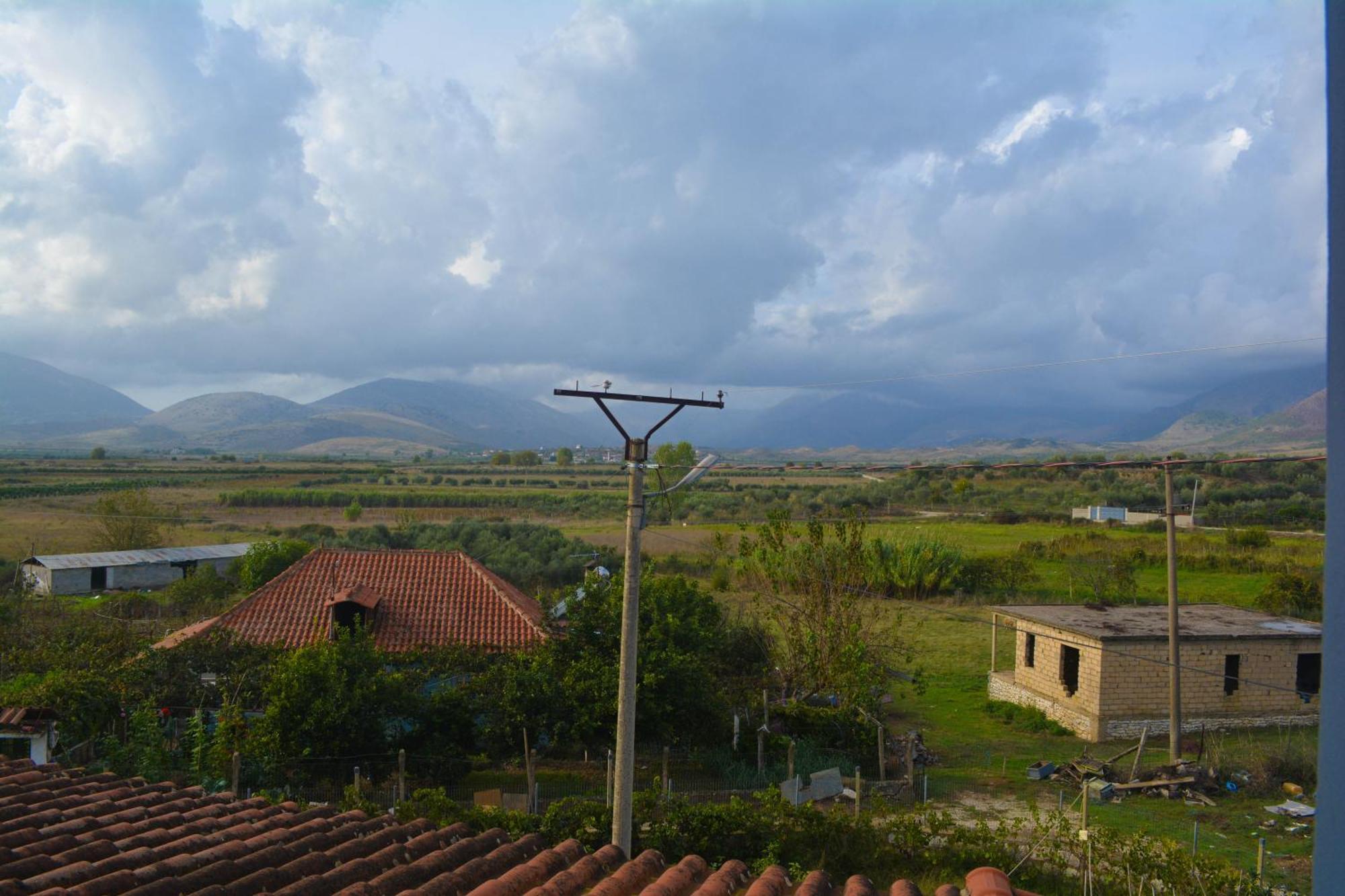 Apartments Villa Luti Stjar Buitenkant foto